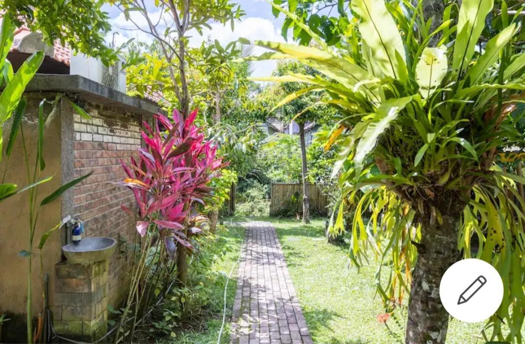 Ary House Ubud Hotel Exterior photo